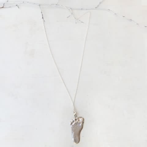 Cadena de plata larga y gruesa