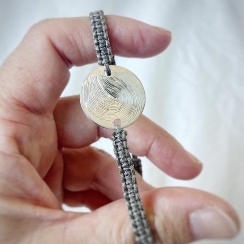 Pulsera grabada a mano con tu huella
